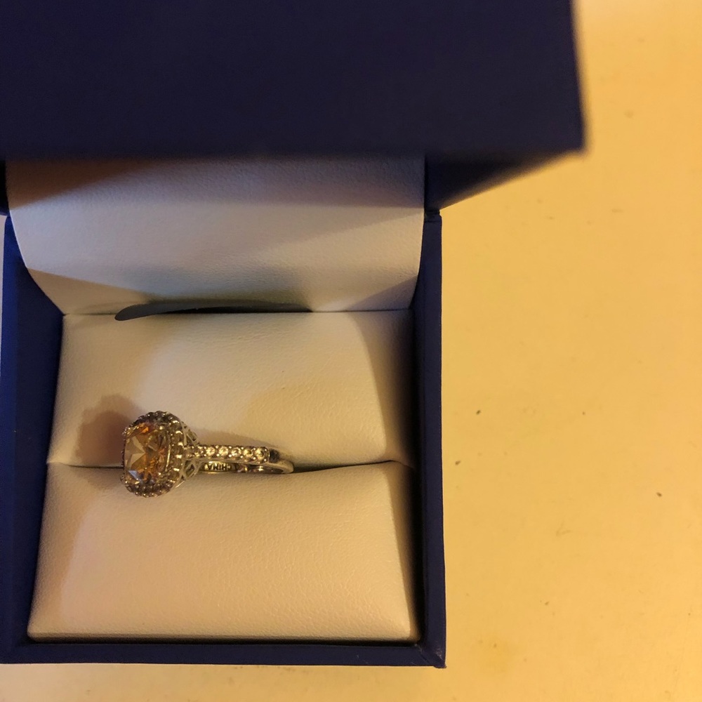 SS Canary Diamond - Picture 2 of 2